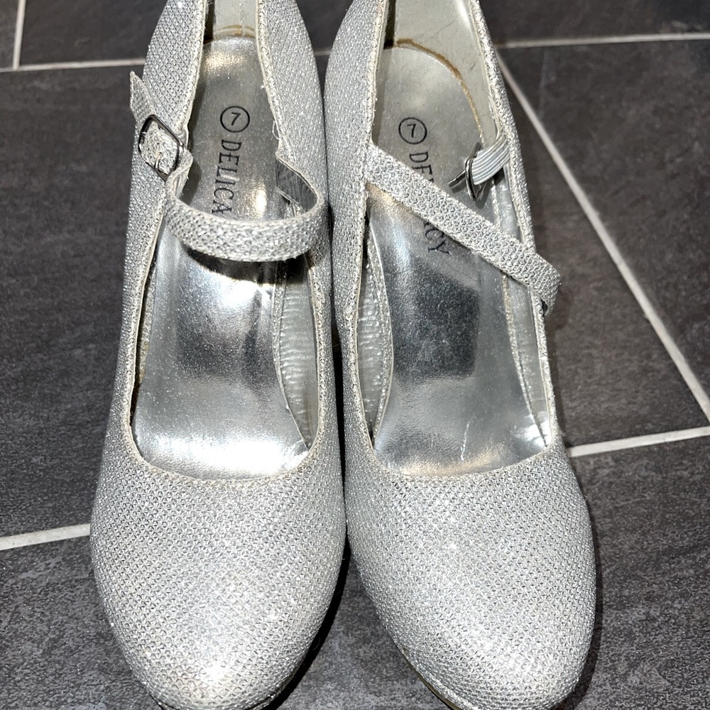 Delicacy heels